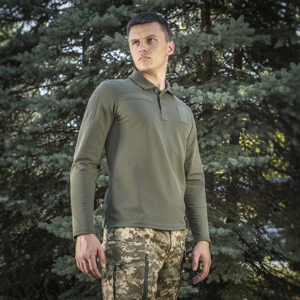 Głęboki i wojskowy odcień Army Olive
