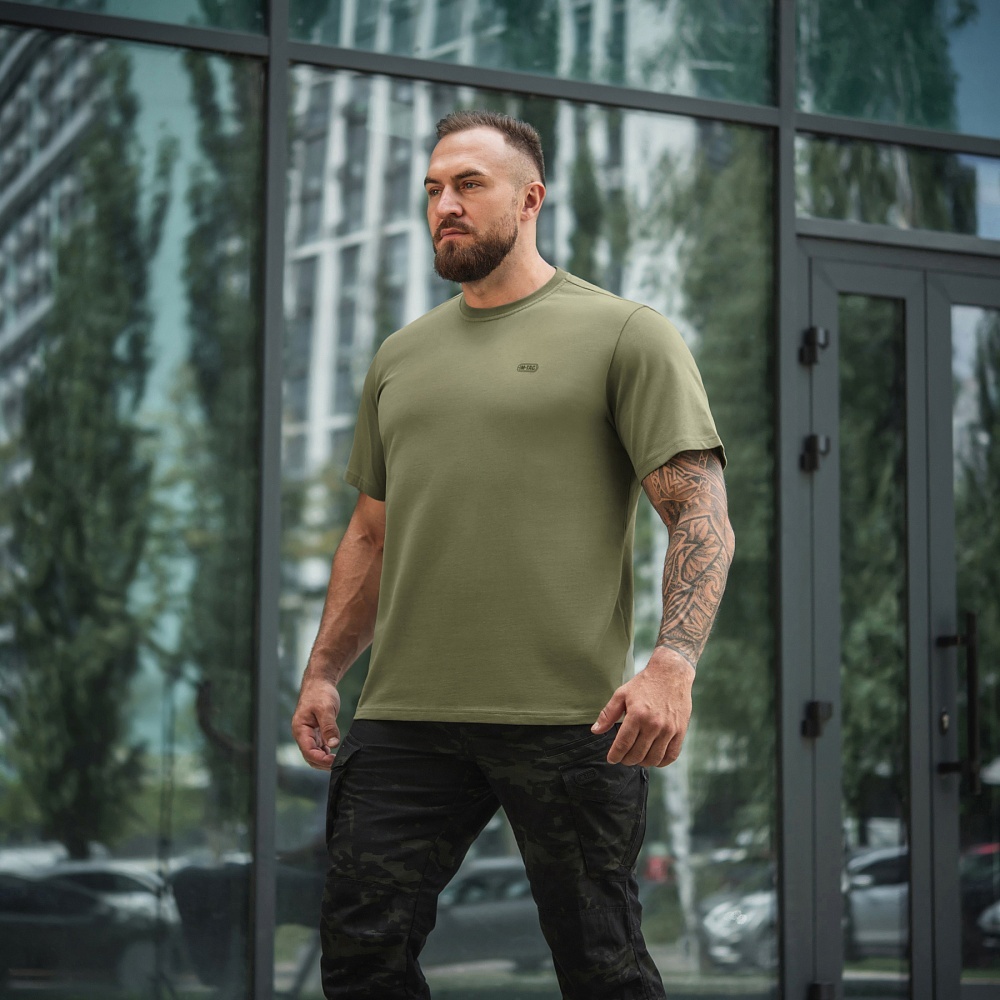 Stonowany i uniwersalny kolor Light Olive