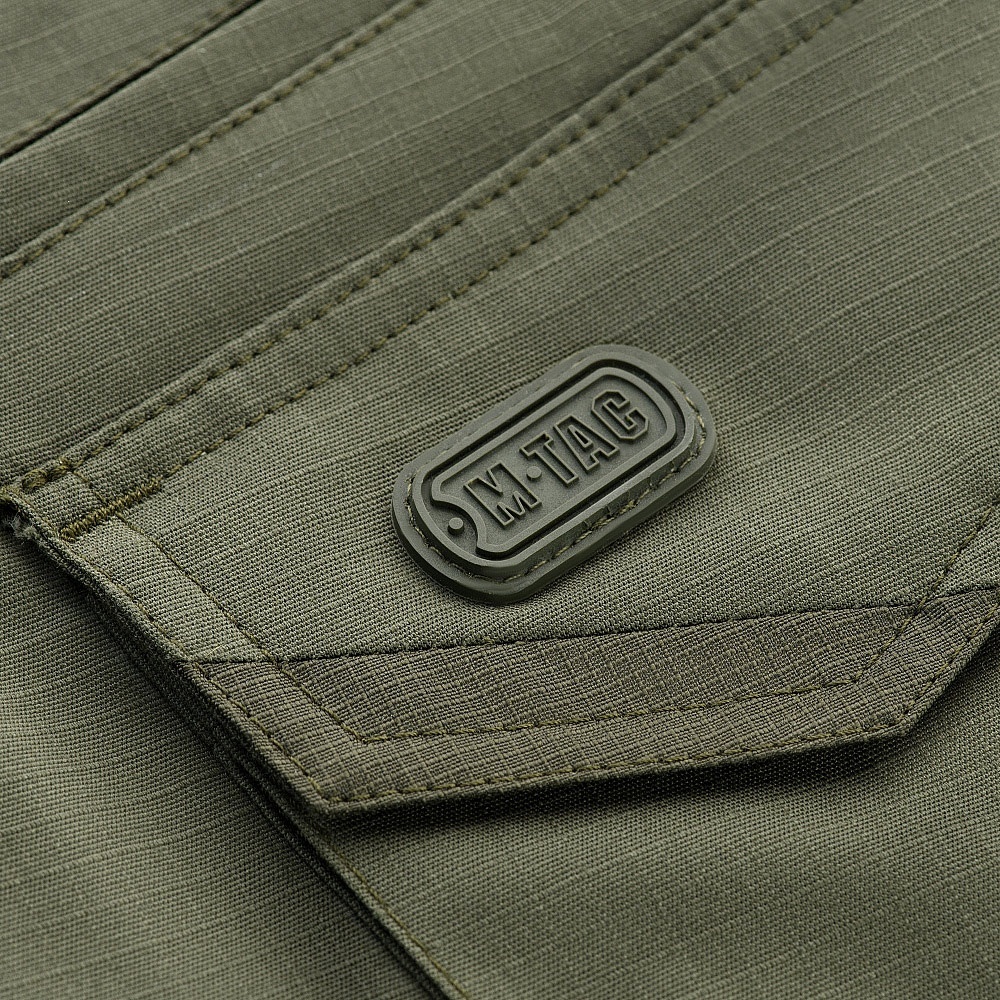 Stonowany i uniwersalny kolor Dark Olive