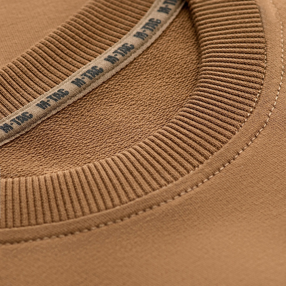 Militarny i uniwersalny kolor Coyote Brown