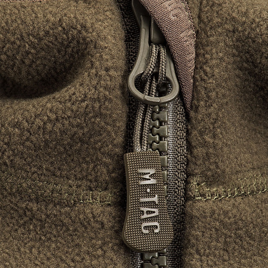 Skrócony suwak pod szyją (Anorak-style)