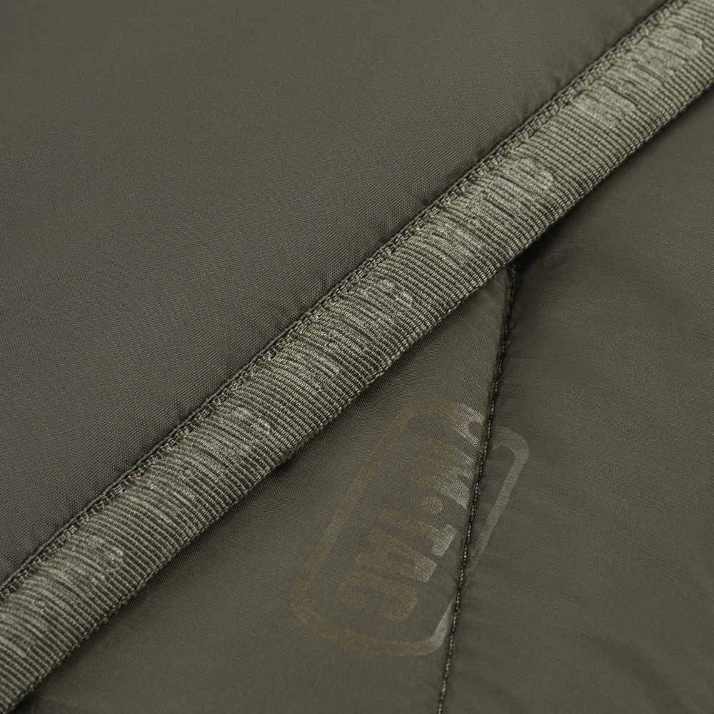 Stonowany i militarny kolor Olive