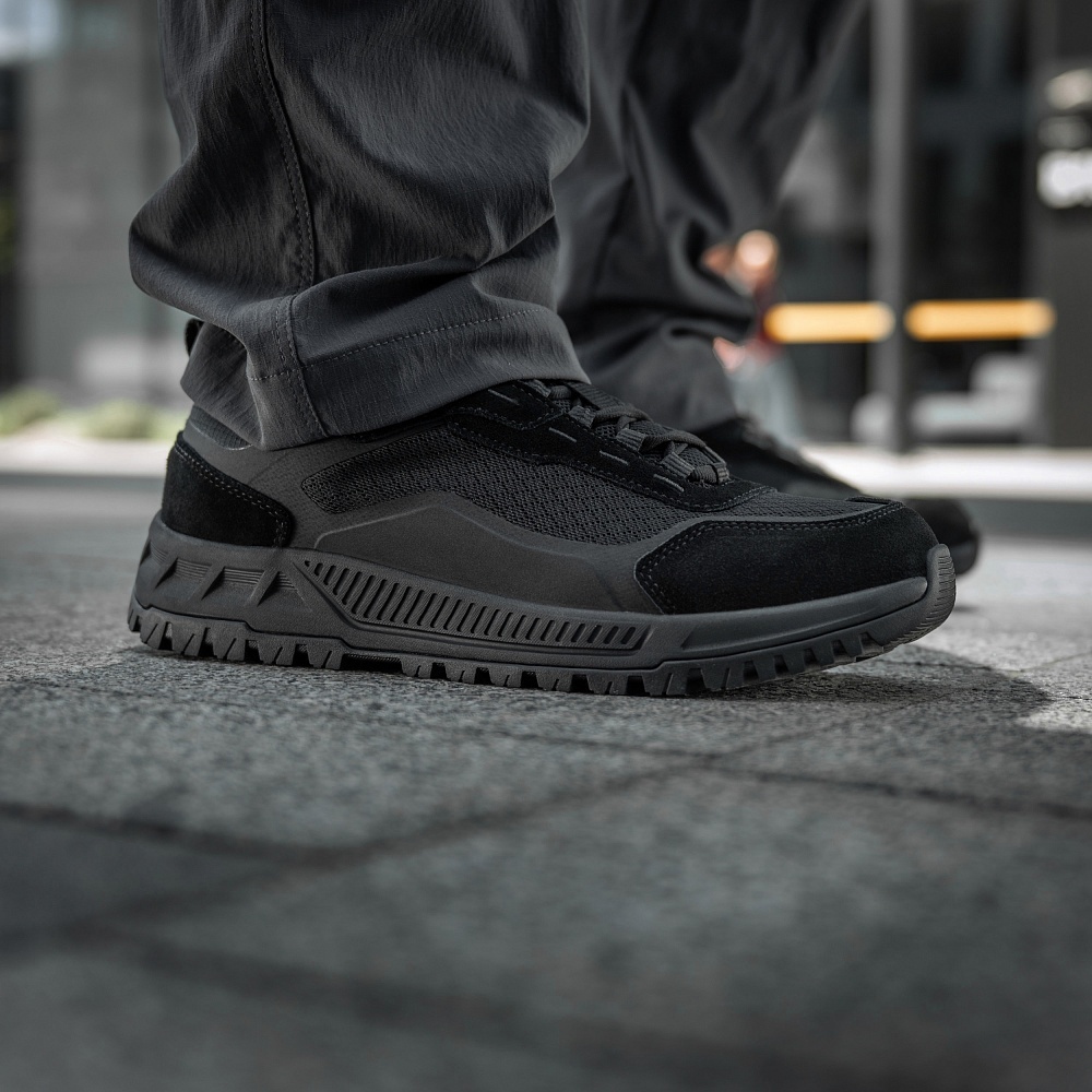 Profesjonalna i regulaminowa czerń