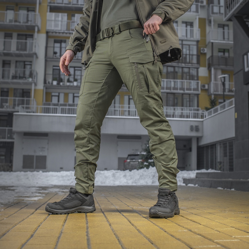 Klasyczny i leśny odcień Army Olive