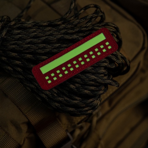 M-TAC Naszywka na rzep Flaga 25x80 Miniaturowe Kwadraty Laser Cut Red Lum