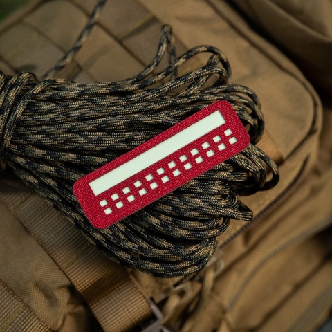M-TAC Naszywka na rzep Flaga 25x80 Miniaturowe Kwadraty Laser Cut Red Lum