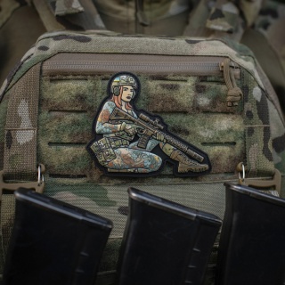 M-TAC Naszywka na rzep Morale Patch Tactical Girl #2 Yakuza Brunet PVC