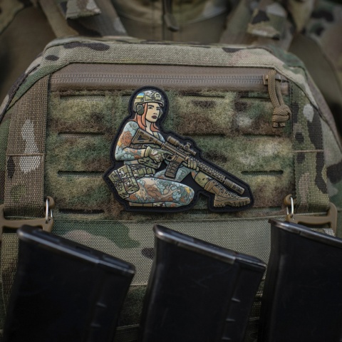 M-TAC Naszywka na rzep Morale Patch Tactical Girl #2 Yakuza Brunet PVC