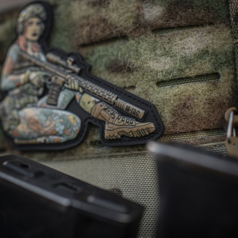 M-TAC Naszywka na rzep Morale Patch Tactical Girl #2 Yakuza Brunet PVC
