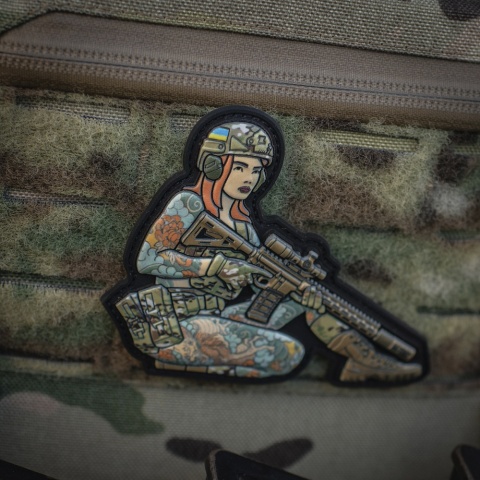 M-TAC Naszywka na rzep Morale Patch Tactical Girl #2 Yakuza Brunet PVC