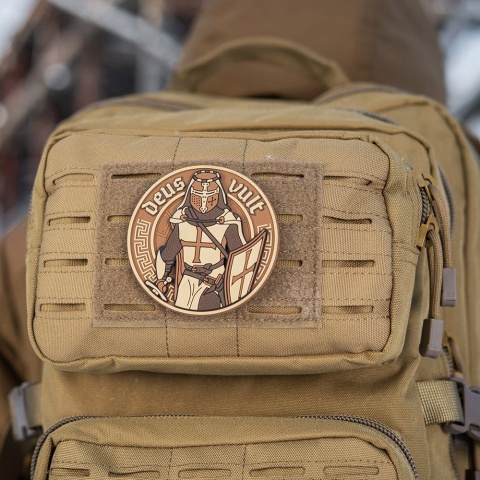 M-TAC Naszywka na rzep Deus Vult 3D PVC Coyote