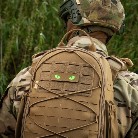 M-TAC Naszywka na rzep Cat Eyes Laser Cut Coyote/Green GID