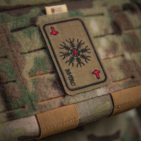 M-TAC Naszywka na rzep Karta Hełm Grozy Haftowana Coyote