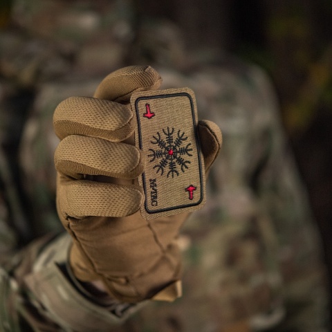 M-TAC Naszywka na rzep Karta Hełm Grozy Haftowana Coyote