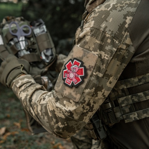 M-TAC Naszywka na rzep Paramedic Miś Haftowana Pink/Black
