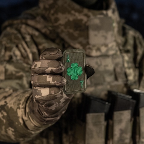 M-TAC Naszywka na rzep Szczęśliwa Karta Haftowana Ranger Green