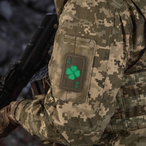 M-TAC Naszywka na rzep Szczęśliwa Karta Haftowana Ranger Green
