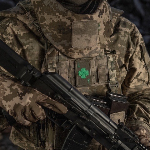 M-TAC Naszywka na rzep Szczęśliwa Karta Haftowana Ranger Green