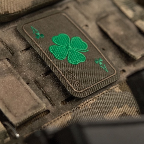 M-TAC Naszywka na rzep Szczęśliwa Karta Haftowana Ranger Green