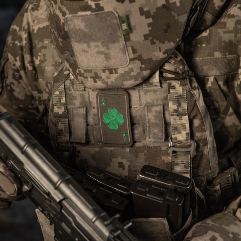M-TAC Naszywka na rzep Szczęśliwa Karta Haftowana Ranger Green
