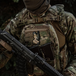 M-TAC Naszywka na rzep Morale Patch Tactical Girl #5 Hooligan PVC MC