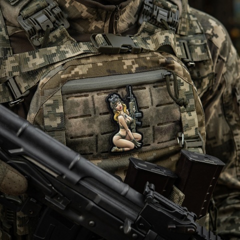 M-TAC Naszywka na rzep Morale Patch Tactical Girl #5 Hooligan PVC Olive