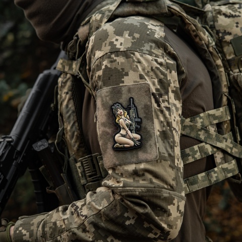 M-TAC Naszywka na rzep Morale Patch Tactical Girl #5 Hooligan PVC Olive