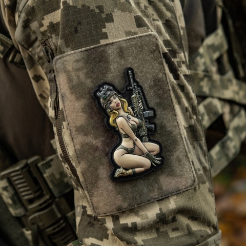 M-TAC Naszywka na rzep Morale Patch Tactical Girl #5 Hooligan PVC Olive