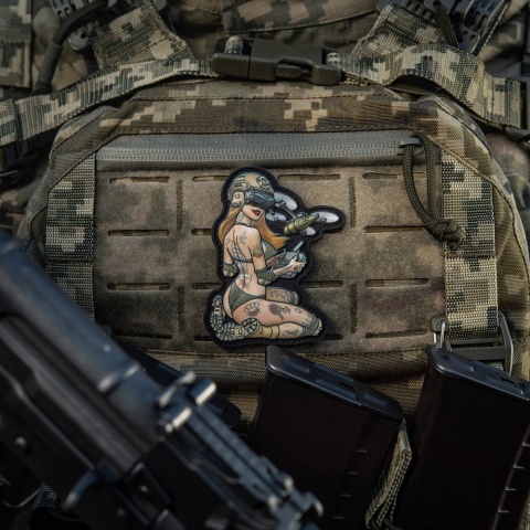 M-TAC Naszywka na rzep Morale Patch Tactical Girl #6 Hooligan Olive V2 PVC