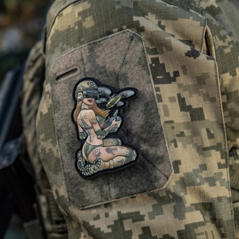 M-TAC Naszywka na rzep Morale Patch Tactical Girl #6 Hooligan Olive V2 PVC