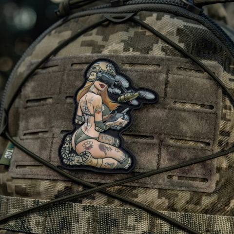 M-TAC Naszywka na rzep Morale Patch Tactical Girl #6 Hooligan Olive V2 PVC