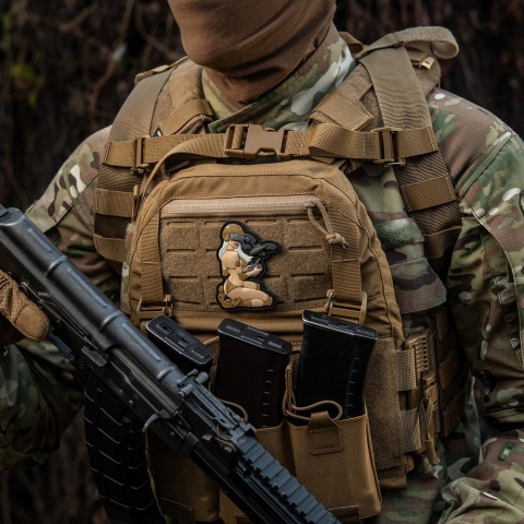 M-TAC Naszywka na rzep Morale Patch Tactical Girl #6 White Coyote V1 PVC