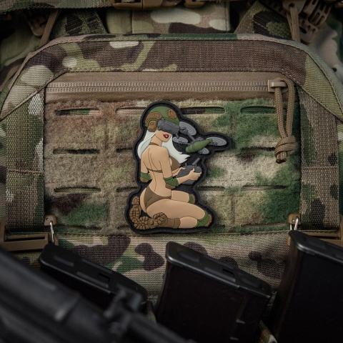 M-TAC Naszywka na rzep Morale Patch Tactical Girl #6 White Coyote Olive V2 PVC
