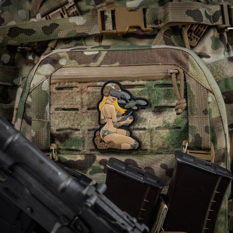 M-TAC Naszywka na rzep Morale Patch Tactical Girl #6 Yellow MC V2 PVC