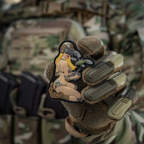 M-TAC Naszywka na rzep Morale Patch Tactical Girl #6 Yellow MC V2 PVC
