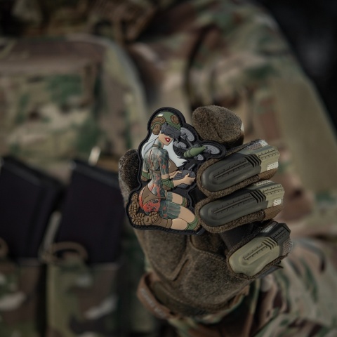 M-TAC Naszywka na rzep Morale Patch Tactical Girl #6 Yellow MC V2 PVC
