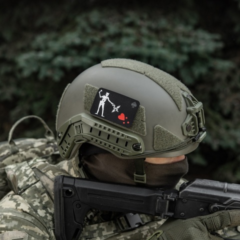 M-TAC Naszywka na rzep Flaga Czarnobrody Medyk Black