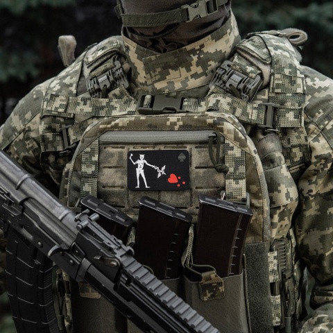 M-TAC Naszywka na rzep Flaga Czarnobrody Medyk Black
