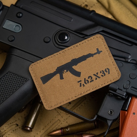 M-TAC Naszywka na rzep AKM 7.62×39 Laser Cut Coyote/Black
