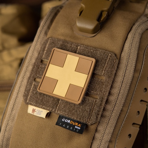 M-TAC Naszywka na rzep Medic Cross Square PVC Coyote