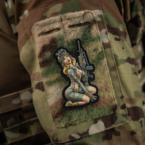 M-TAC Naszywka na rzep Morale Patch Tactical Girl #5 Hooligan Yakuza PVC