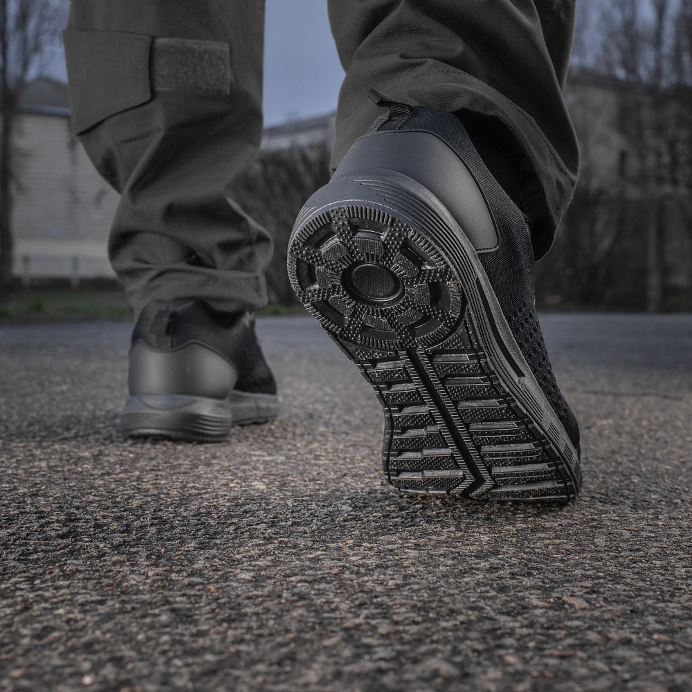 Agresywna podeszwa o właściwościach antypoślizgowych